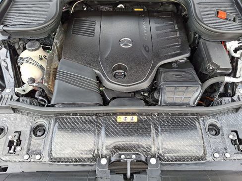 Certified 2025 Mercedes-Benz GLS 450 4MATIC image 29