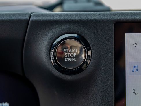 Used 2025 Lexus GX 550 image 23