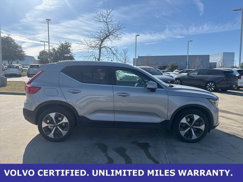 Certified 2025 Volvo XC40 B5 Plus image 4
