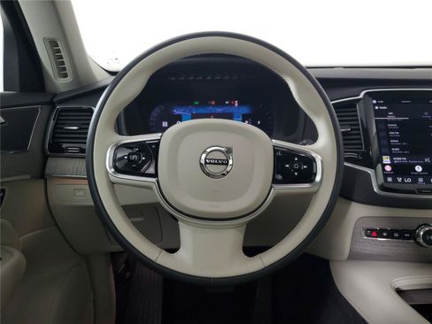 Certified 2025 Volvo XC90 B6 Plus AWD/4WD image 16