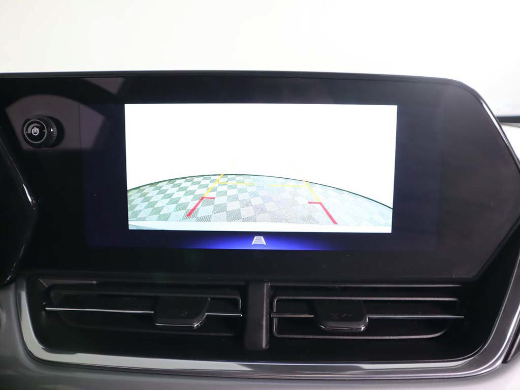 Used 2024 Chevrolet Trax LT w/ LT Convenience Package FWD image 44