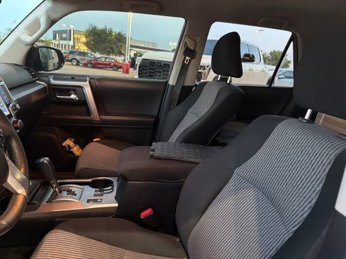 Used 2022 Toyota 4Runner SR5 AWD/4WD image 28