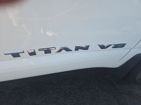 Used 2018 Nissan Titan SV w/ SV Convenience Package image 46