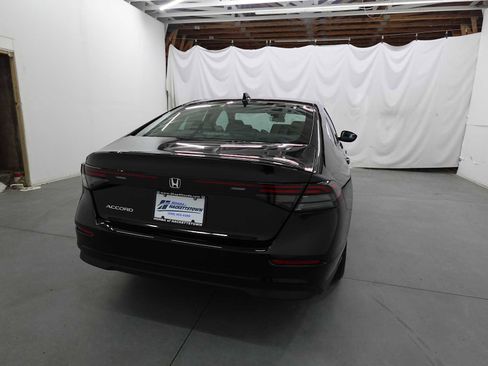 Certified 2023 Honda Accord EX image 5