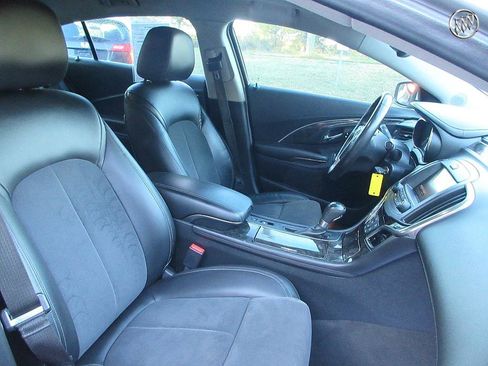 Used 2015 Buick LaCrosse image 24