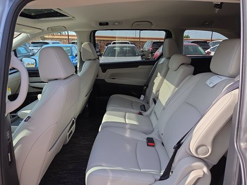 New 2026 Honda Odyssey EX-L image 8