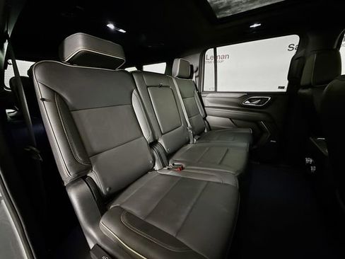 Used 2023 GMC Yukon XL SLT w/ SLT Luxury Package image 30