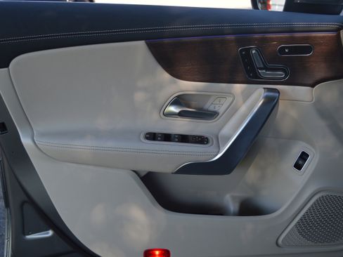 Used 2023 Mercedes-Benz CLA 250 image 13