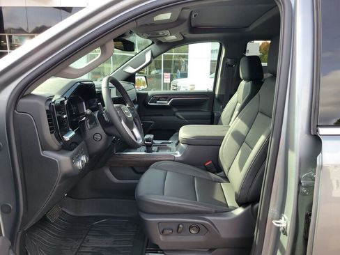 New 2026 GMC Sierra 1500 SLT image 11