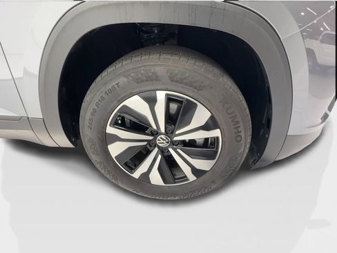 Used 2025 Volkswagen Atlas SE FWD image 13