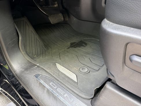 Used 2022 GMC Sierra 2500 Denali w/ Denali Ultimate Package image 17