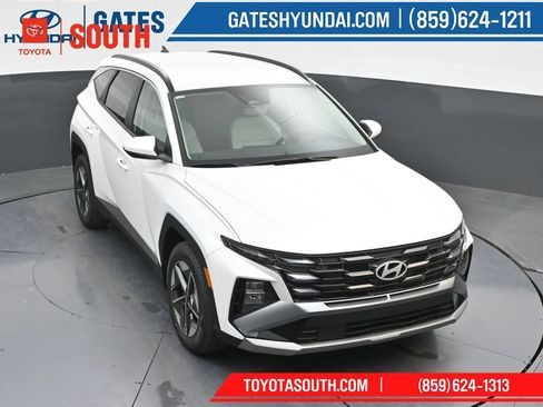 Used 2025 Hyundai Tucson SEL FWD image 42