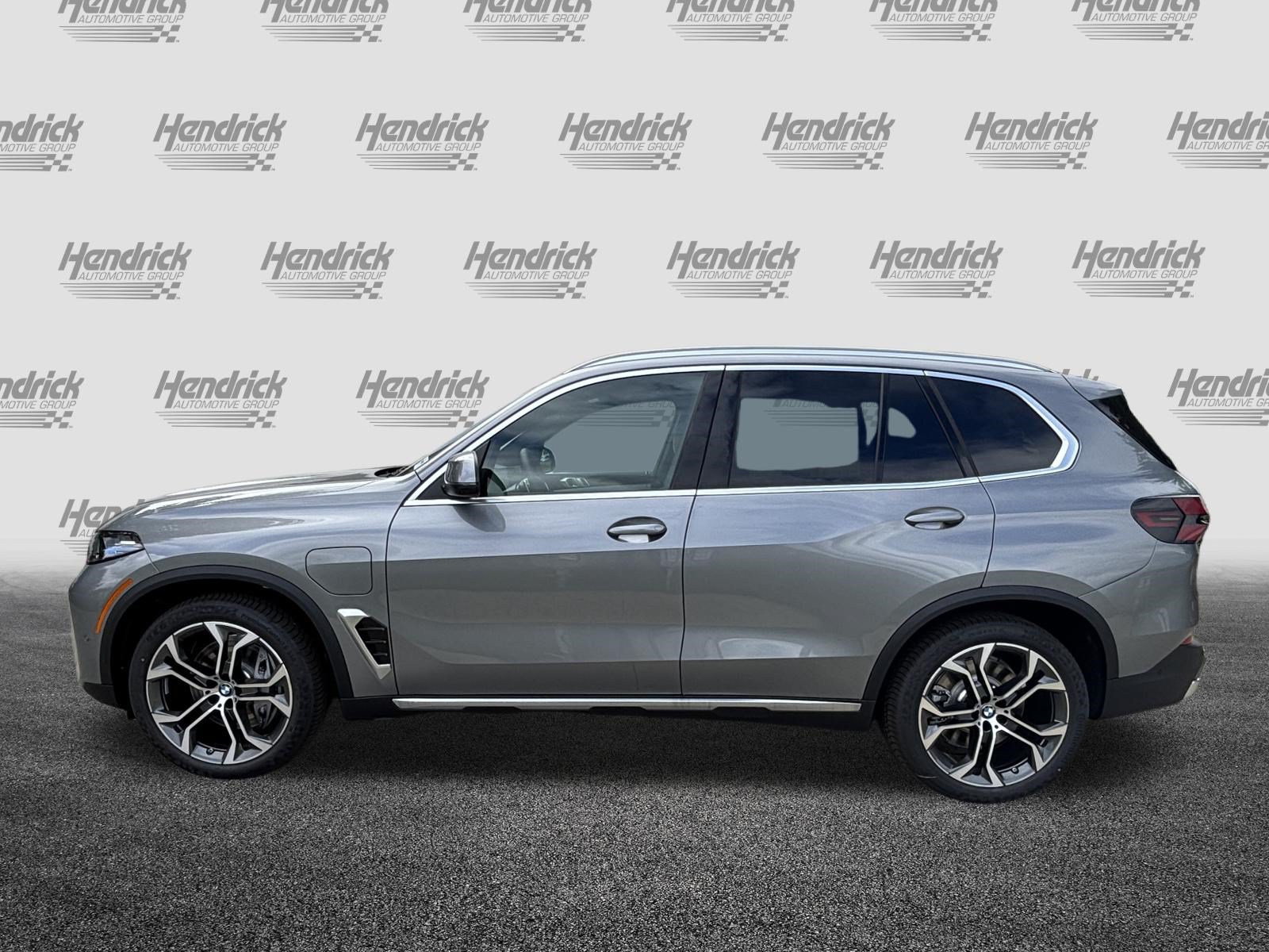 Certified 2026 BMW X5 xDrive50e w/ Premium Package AWD/4WD image 6