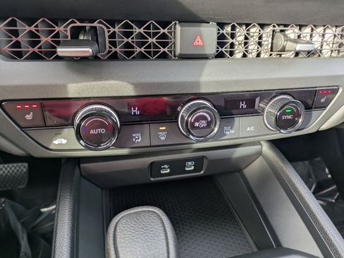 Certified 2025 Honda Accord SE image 20