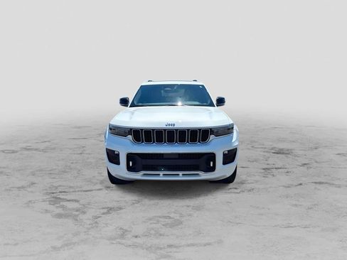 Used 2022 Jeep Grand Cherokee L Overland w/ Luxury Tech Group IV AWD/4WD image 3