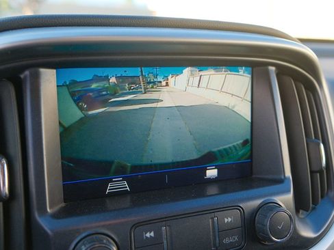 Used 2022 Chevrolet Colorado LT w/ Safety Package image 21