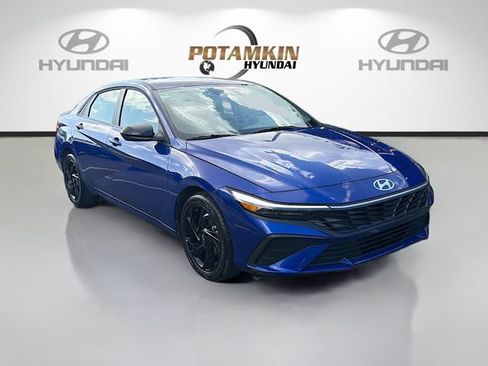 Certified 2026 Hyundai Elantra Sport FWD image 3