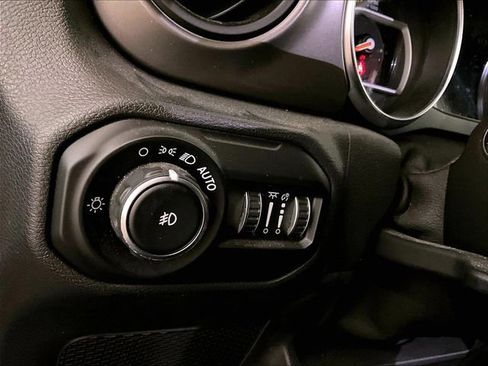 Used 2021 Jeep Wrangler Sport AWD/4WD image 29