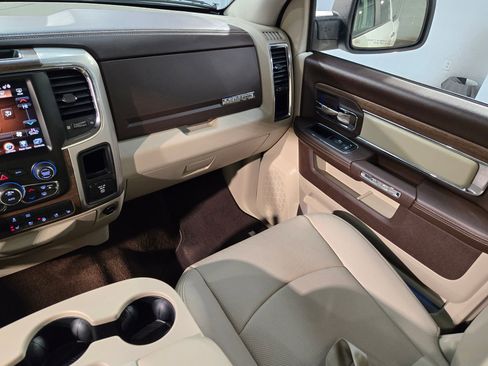 Used 2017 RAM 1500 Laramie image 13