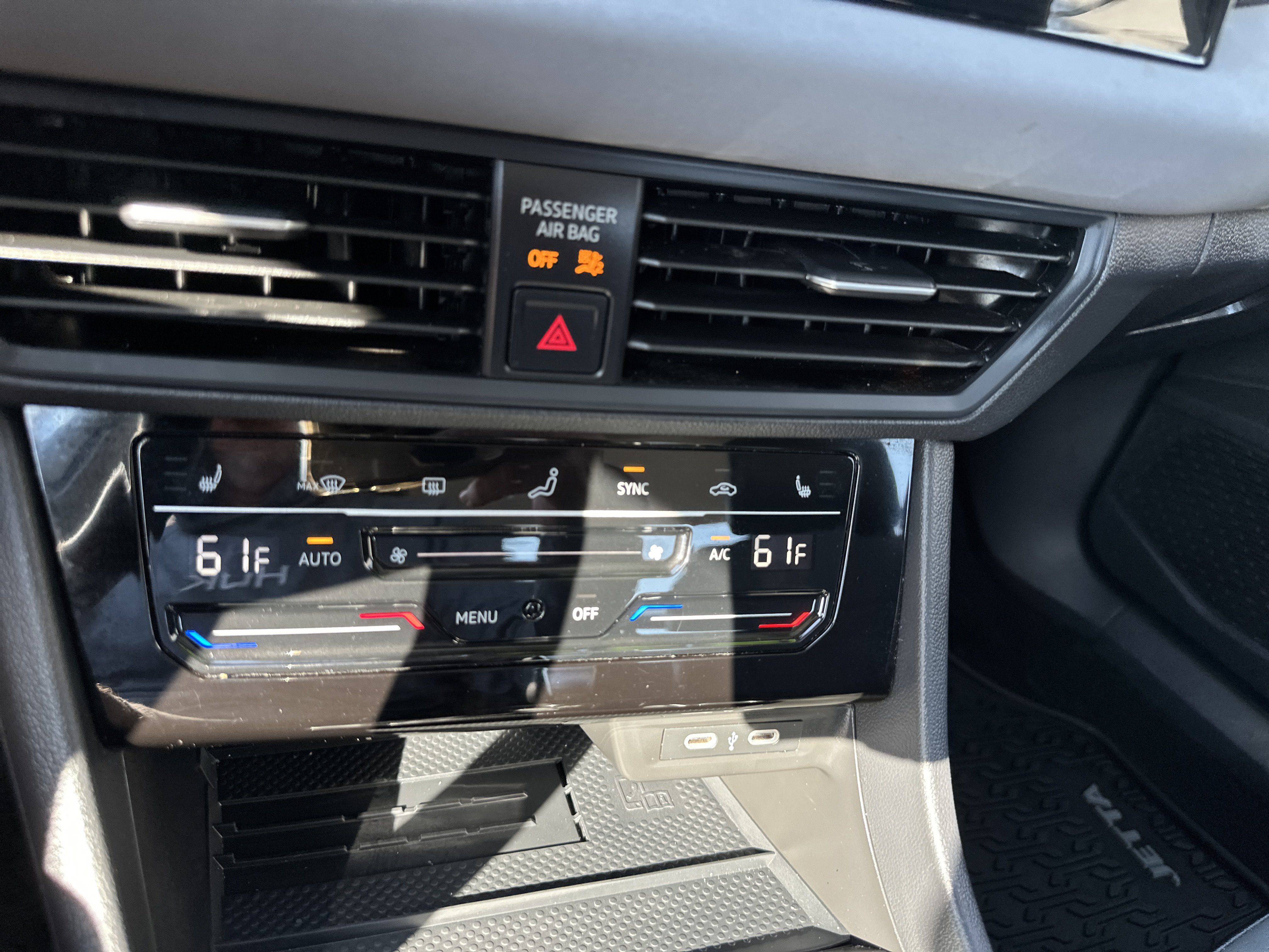 Used 2026 Volkswagen Jetta SE FWD image 19