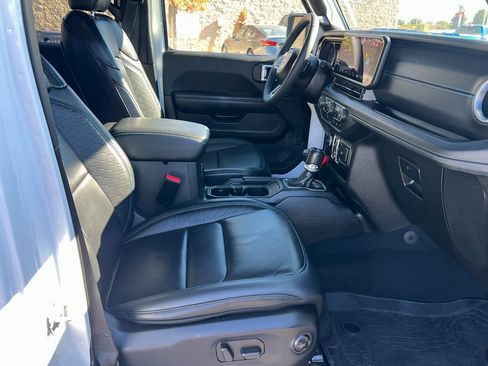 Used 2024 Jeep Wrangler High Altitude image 14