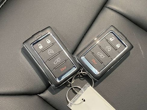 New 2025 Jeep Grand Cherokee L Limited w/ Trailer Tow Package image 31