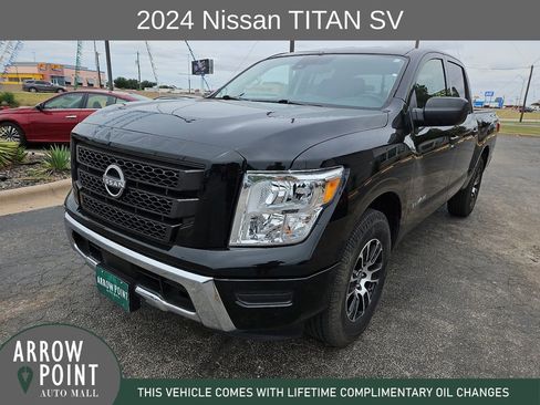 Used 2024 Nissan Titan SV RWD image 4