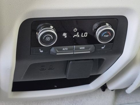 New 2026 Buick Enclave Avenir w/ Super Cruise Package FWD image 13