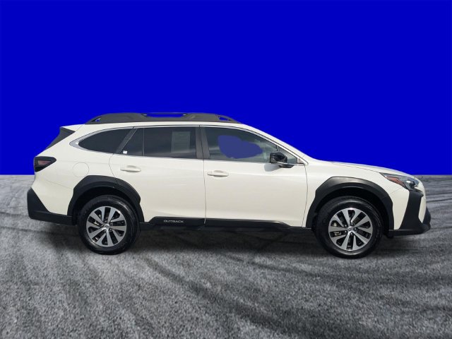 Used 2025 Subaru Outback Premium AWD/4WD image 2