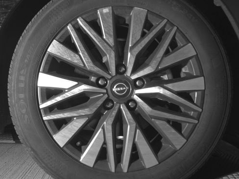 Used 2025 Nissan Altima 2.5 SV FWD image 16