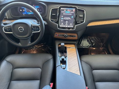 Used 2025 Volvo XC90 B6 Plus AWD/4WD image 3