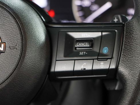 Used 2022 Nissan Rogue SV FWD image 14