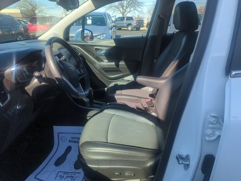 Used 2020 Chevrolet Trax LT w/ Driver Confidence Package image 10