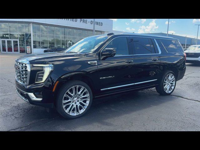 Certified 2026 GMC Yukon XL Denali w/ Denali Reserve Package AWD/4WD image 4