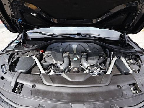 Used 2019 BMW 750i xDrive image 23