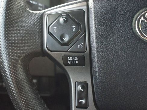 Used 2023 Toyota Tacoma TRD Off-Road image 9