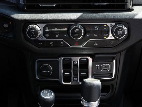 New 2025 Jeep Gladiator Sport image 14