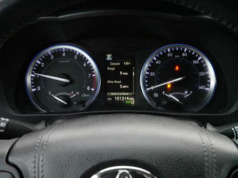 Used 2018 Toyota Highlander XLE image 21