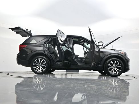 Used 2022 Ford Explorer ST-Line w/ Class IV Trailer Tow Package AWD/4WD image 60