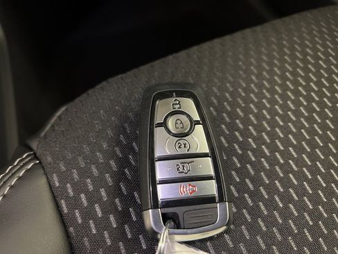 New 2025 Ford Escape SE image 35