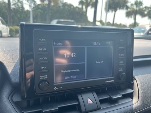 Used 2022 Toyota RAV4 LE FWD image 23