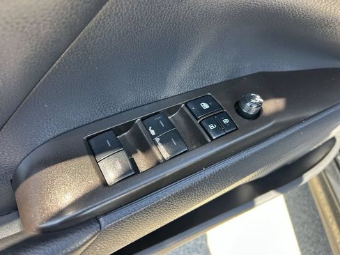 Used 2022 Toyota Camry SE FWD image 25