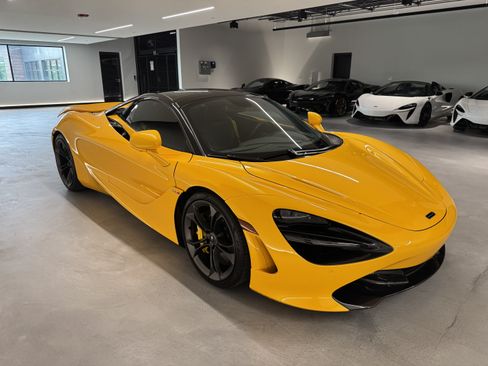Used 2022 McLaren 720S Spider RWD image 14