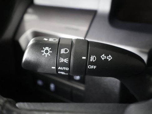 Used 2025 Toyota 4Runner SR5 image 38