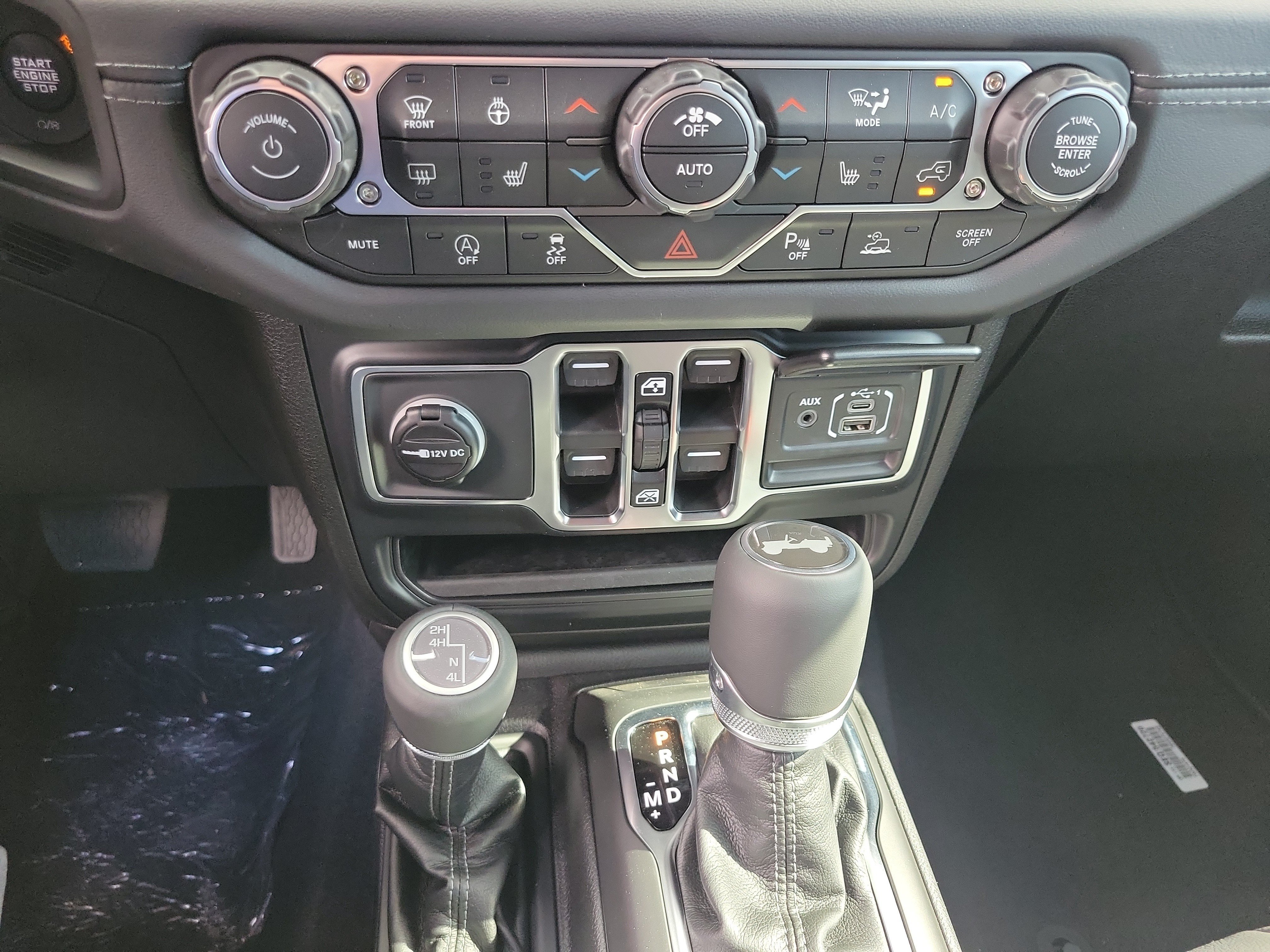 New 2026 Jeep Wrangler Unlimited Sahara AWD/4WD image 30
