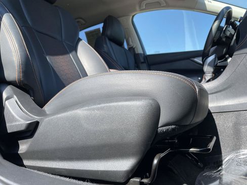 Used 2022 Subaru Crosstrek 2.5i Limited AWD/4WD image 5