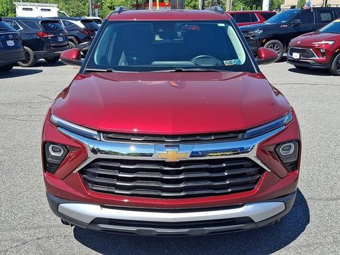 Used 2025 Chevrolet TrailBlazer LT w/ LT Cold Weather Package AWD/4WD image 2