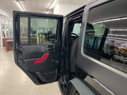 Used 2015 Jeep Wrangler Unlimited Sport AWD/4WD image 30