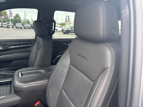 Used 2021 GMC Yukon Denali RWD image 3