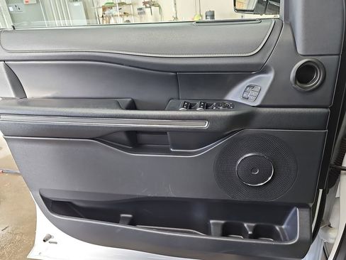 Used 2024 Ford Expedition Max XLT AWD/4WD image 27
